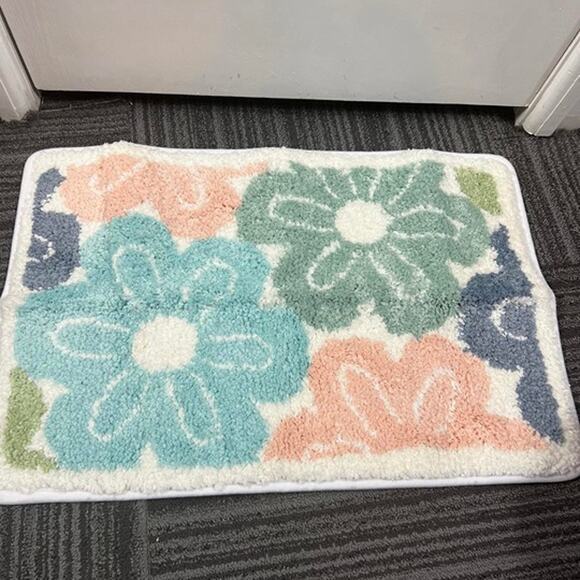 ZGXL Pastel Flower Bath Mat 16x24” Plush Non-Slip Rug - Picture 2 of 7